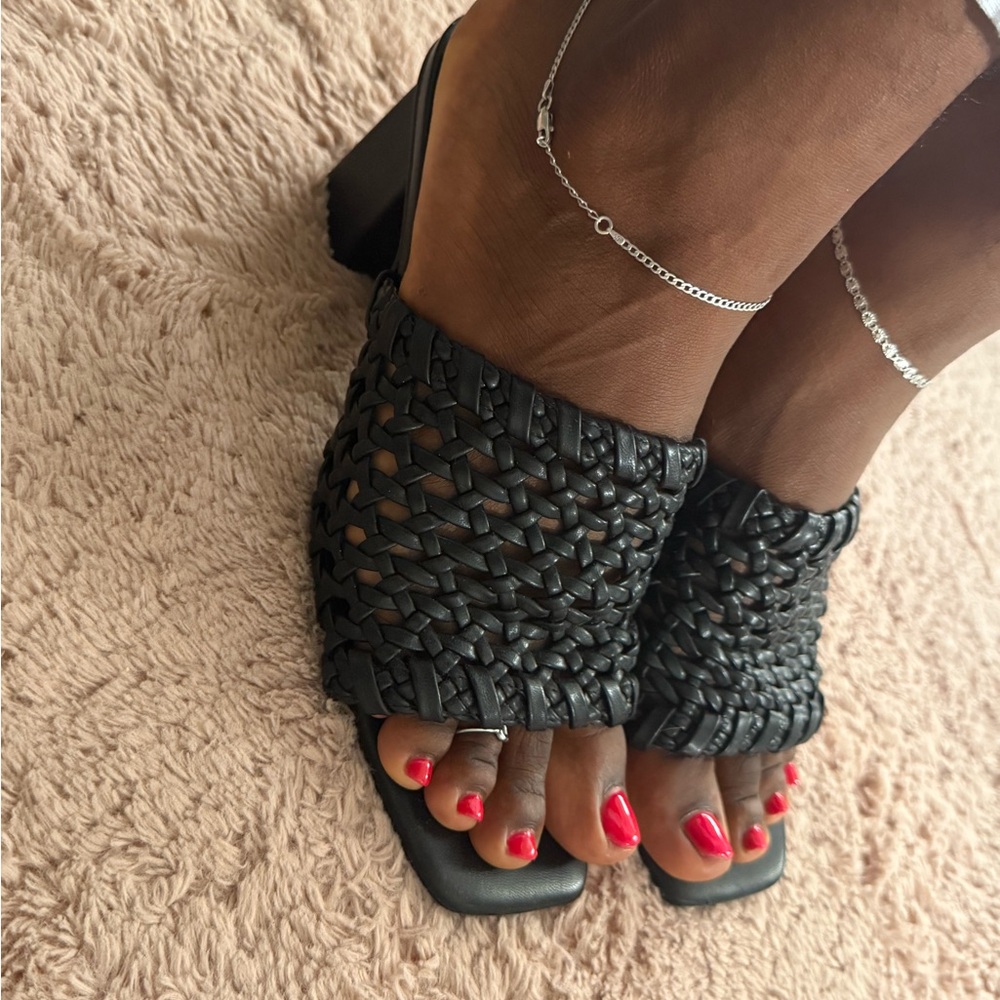 14th & Union Black Textured Mules